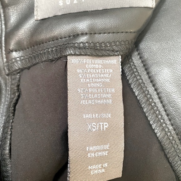 🖤SUZY SHIER🖤 faux leather black skirt .  25 inch long and an X-small. - Picture 6 of 7